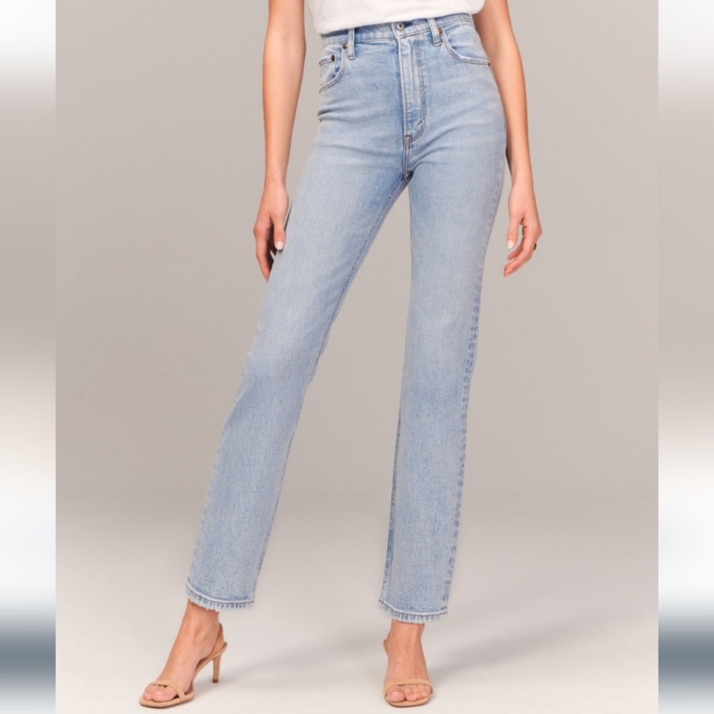 Abercrombie & Fitch Ultra High Rise Ankle Straight